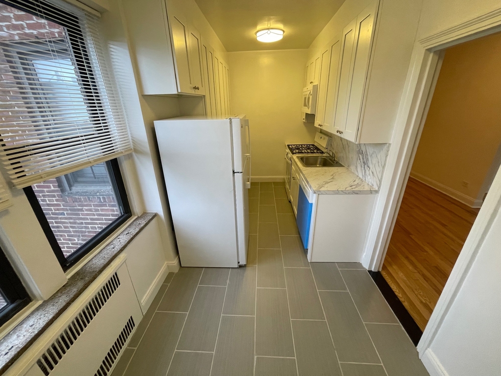 172-90 Highland Avenue - Photo 2