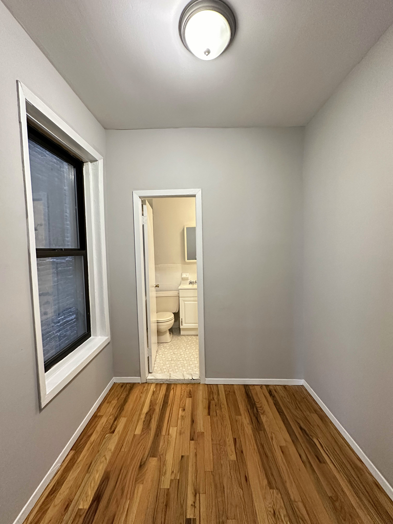 East 28th Street (Between 2nd Ave & 3rd Ave) - Photo 8