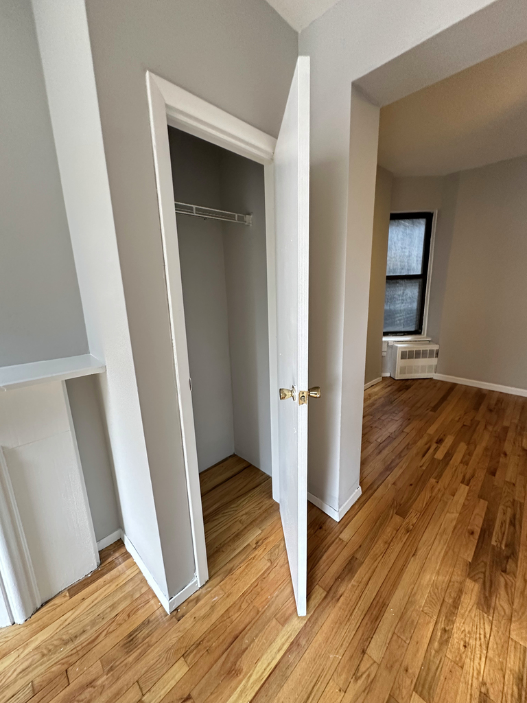 East 28th Street (Between 2nd Ave & 3rd Ave) - Photo 7