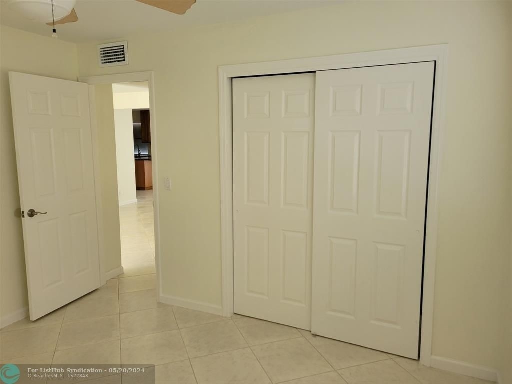 3343 Nw 68th Ct - Photo 4