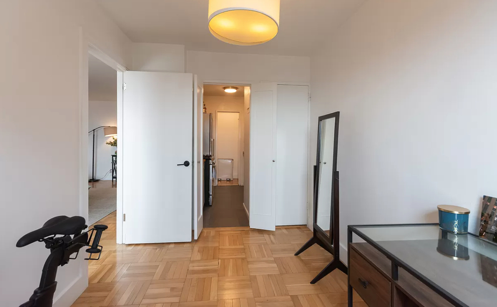 460 East 79th Street - Photo 4
