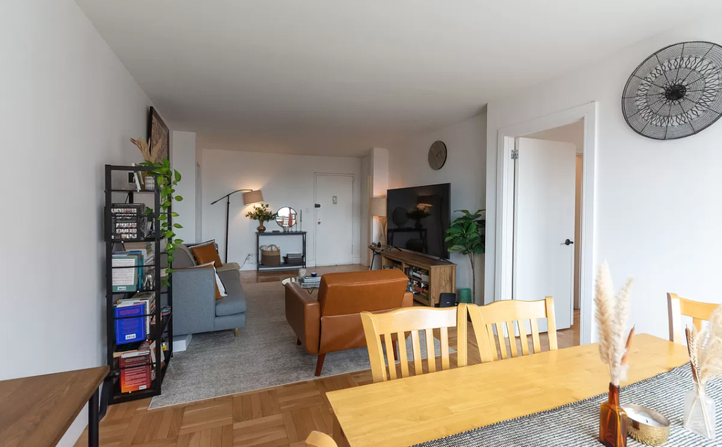 460 East 79th Street - Photo 3