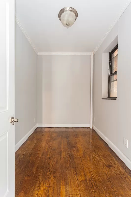 722 10th Avenue - Photo 4