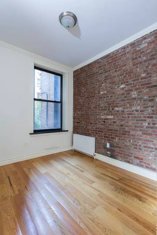 3BR in Hell's Kitchen - Photo 4
