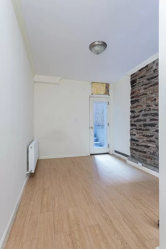 3BR in Hell's Kitchen - Photo 3