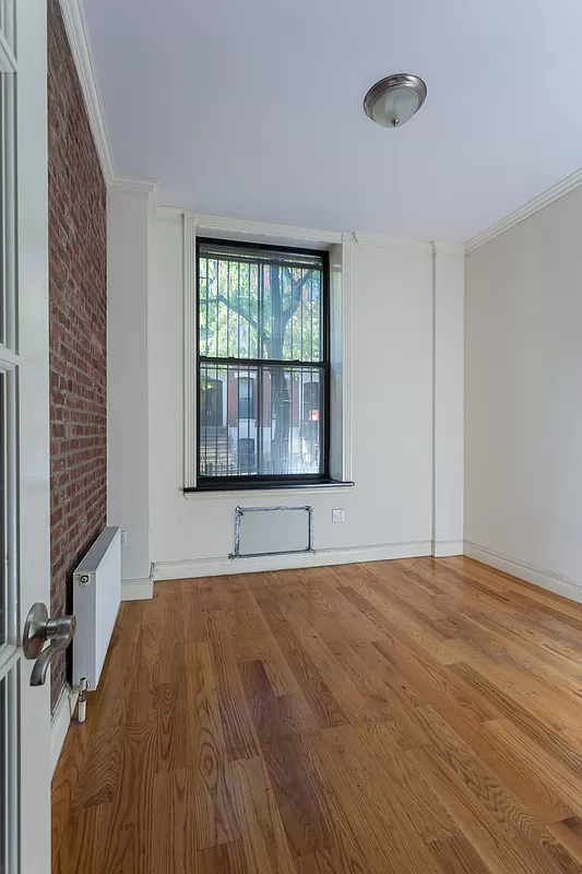 3BR in Hell's Kitchen - Photo 5