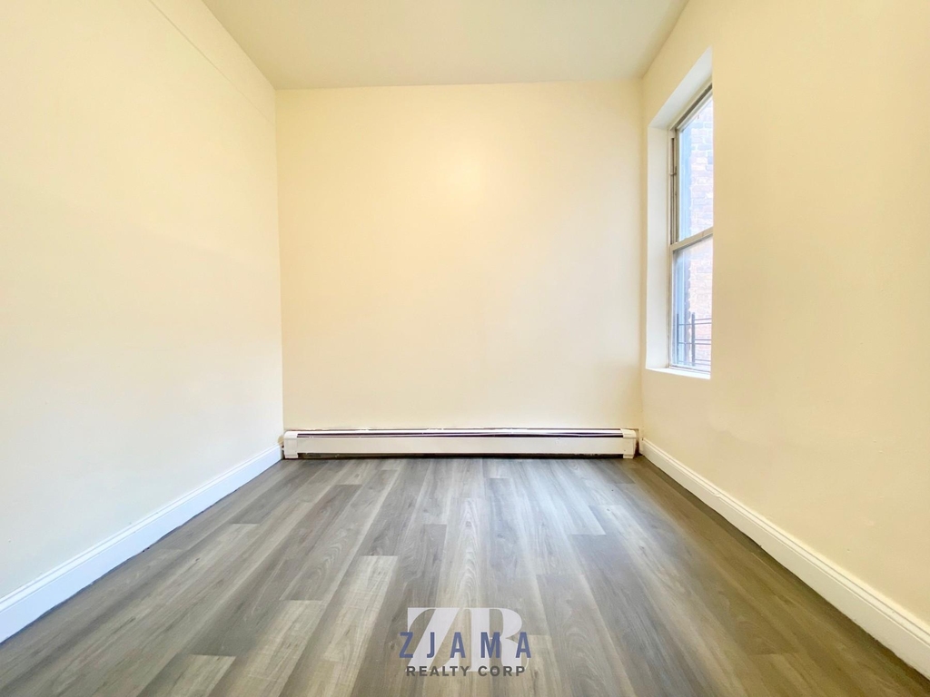 240 Schenectady Avenue - Photo 6