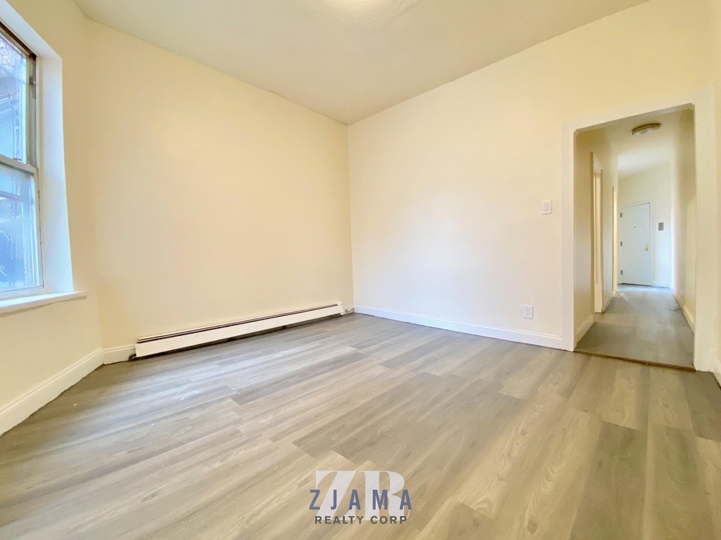 240 Schenectady Avenue - Photo 4