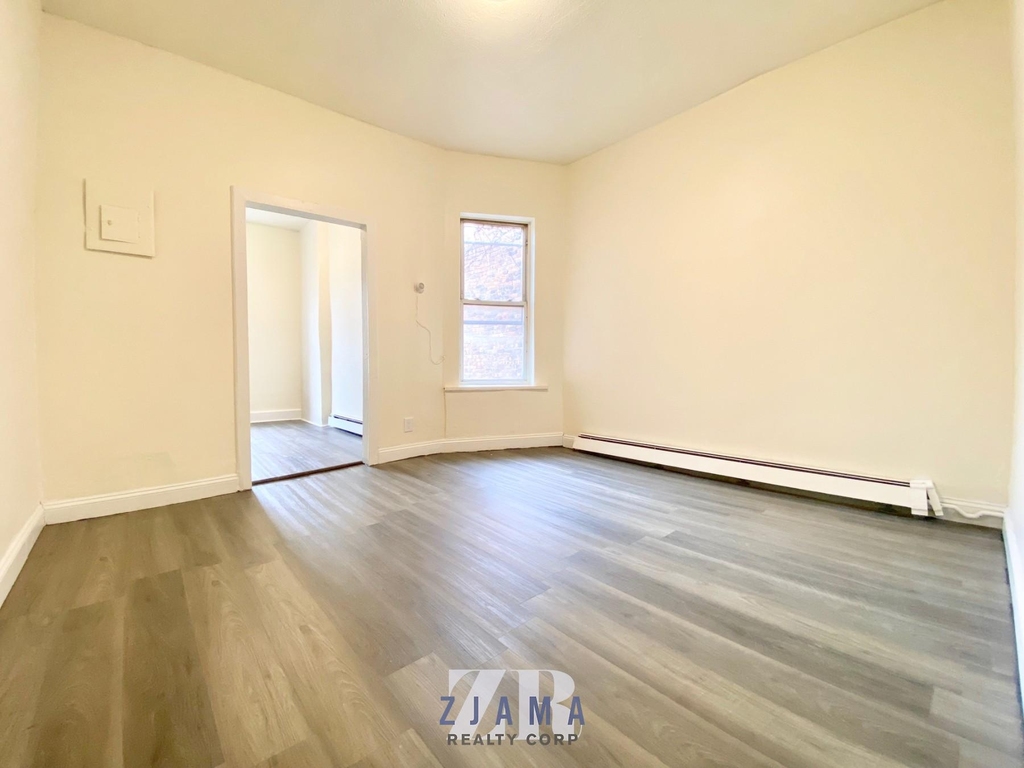 240 Schenectady Avenue - Photo 3