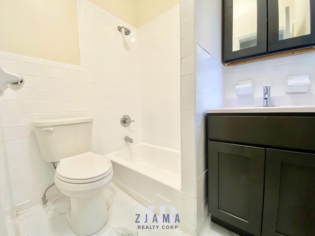 240 Schenectady Avenue - Photo 5