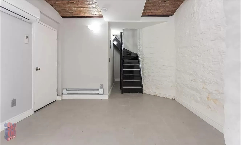 15 West 103rd Street - Photo 1