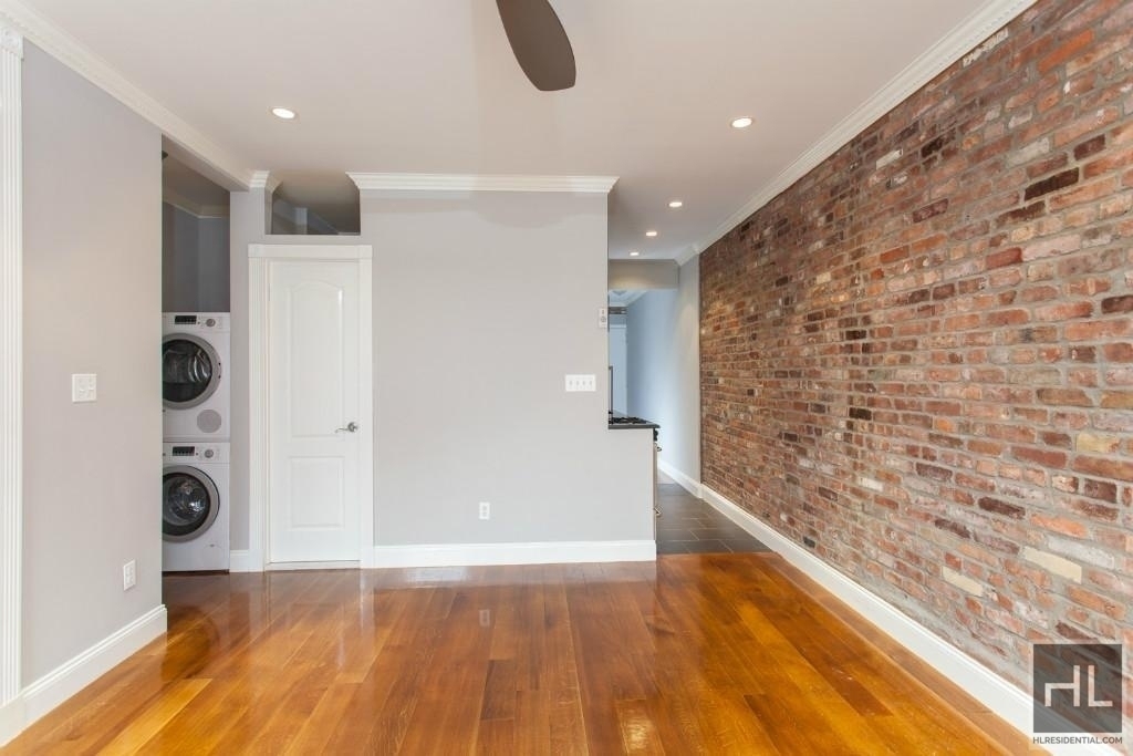 E 18th St. - Photo 2