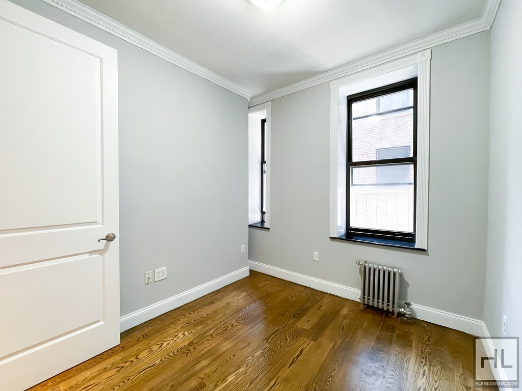 E 18th St. - Photo 5