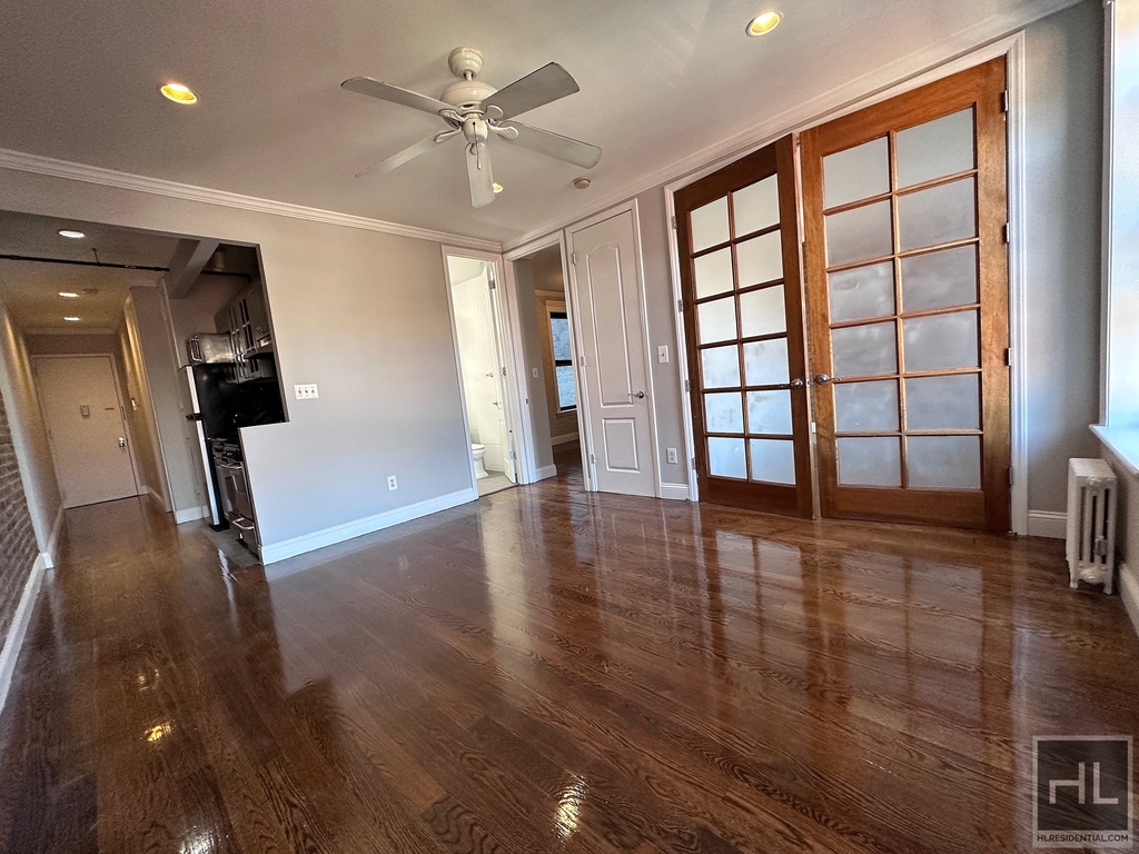 East 18th Street - Photo 6