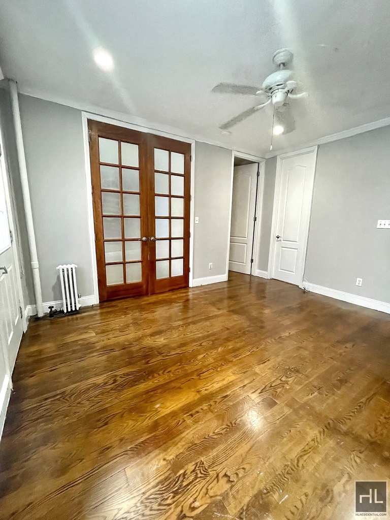 East 18 Street - Photo 9