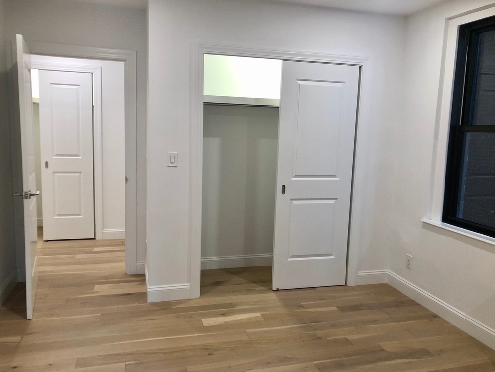 East 48th Street - Photo 1