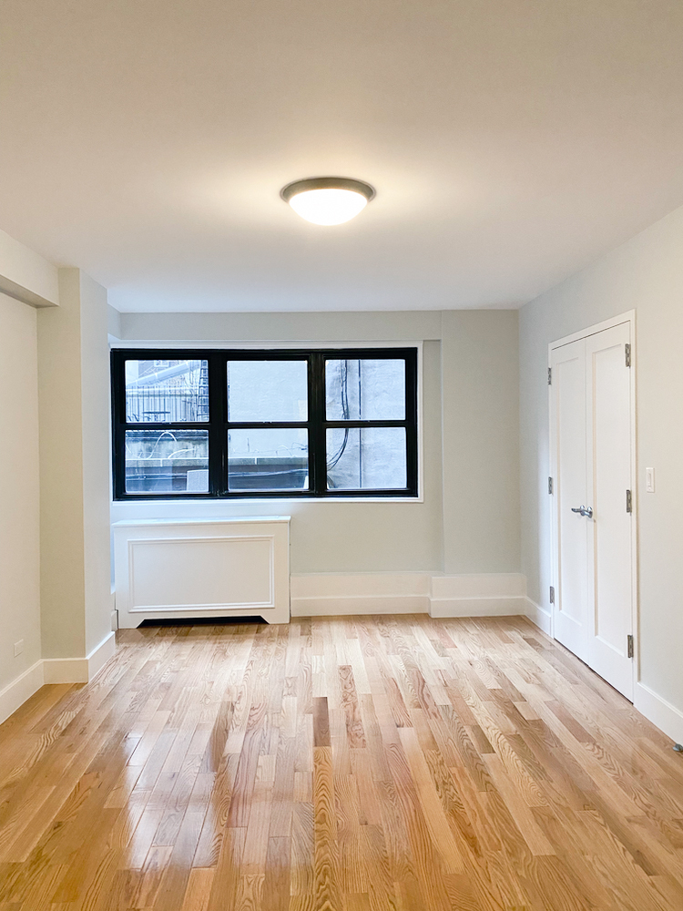 East 33 Street - Photo 2