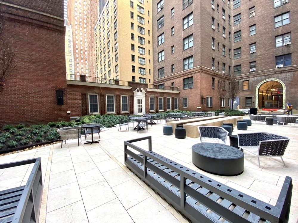 East 48th Street - Photo 13
