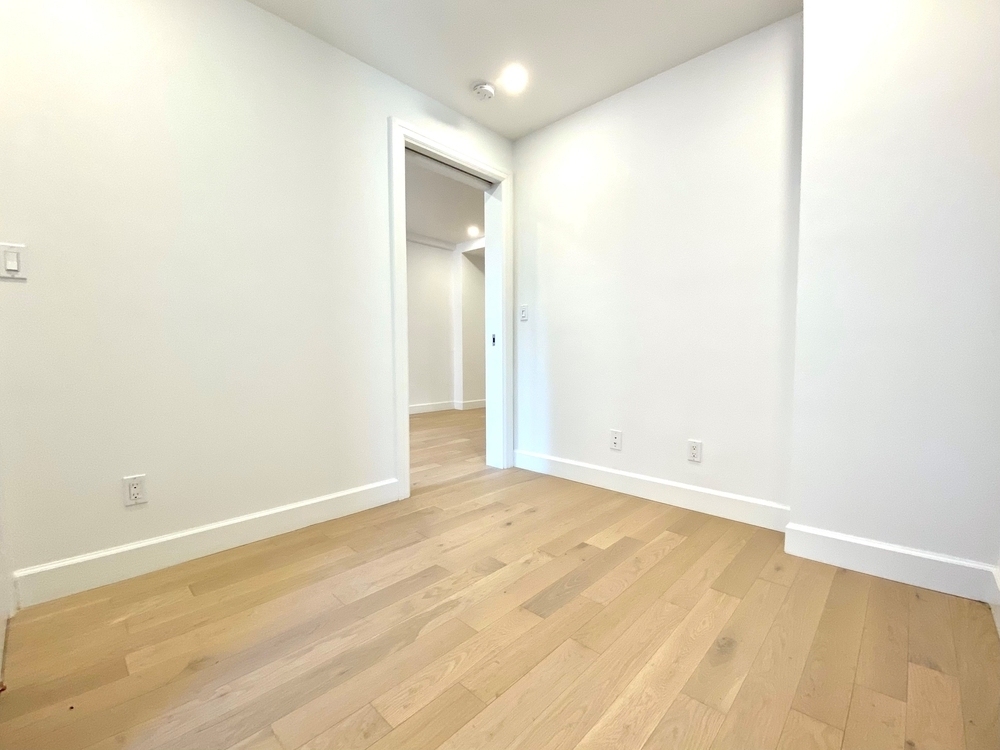 East 48th Street - Photo 2