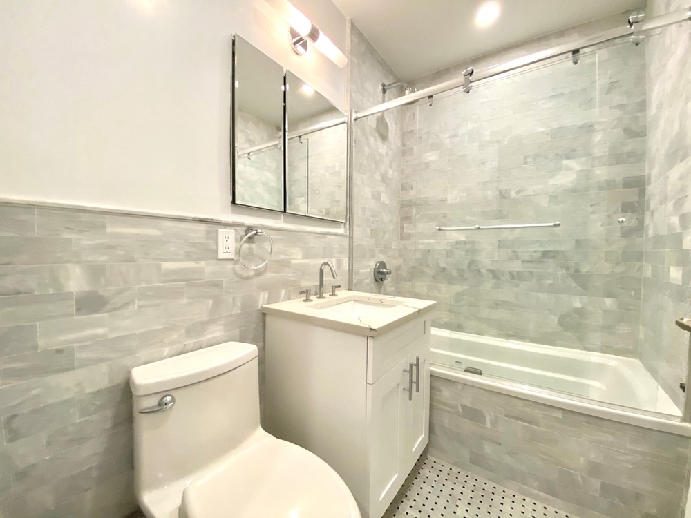 East 48th Street - Photo 6