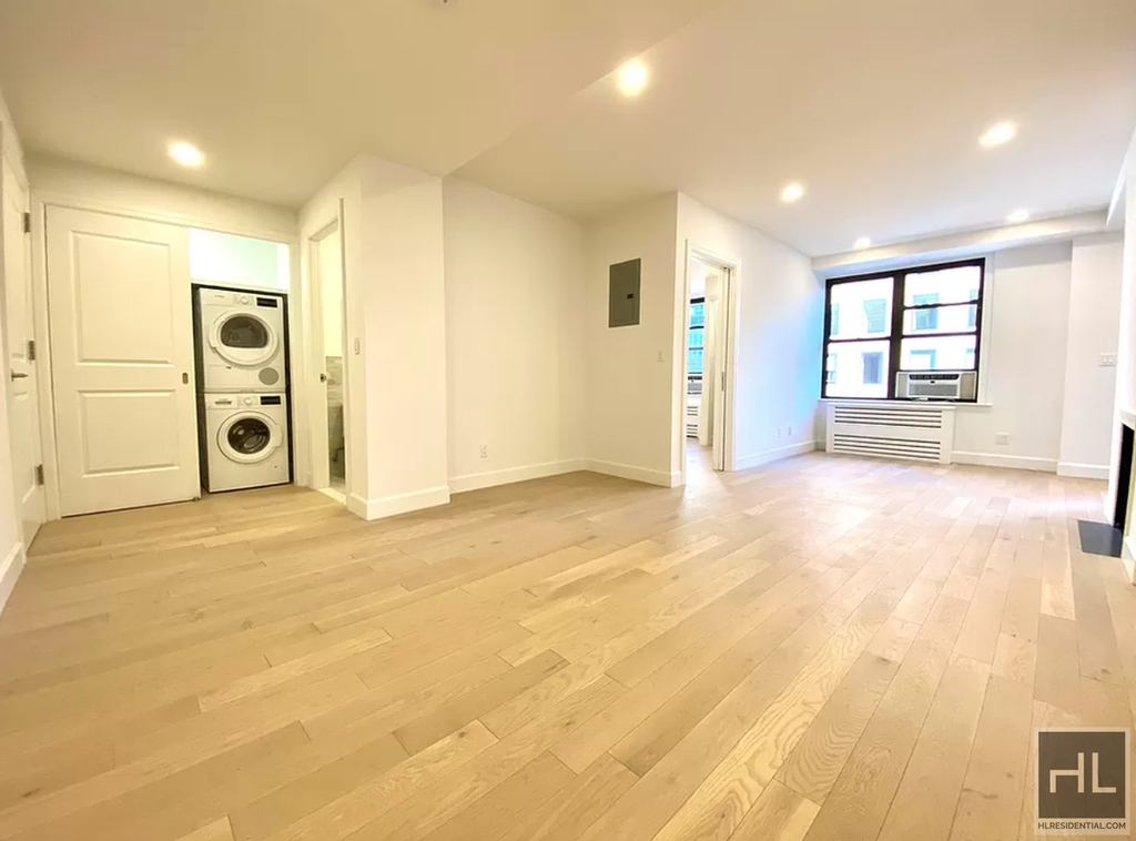 East 48th Street - Photo 11