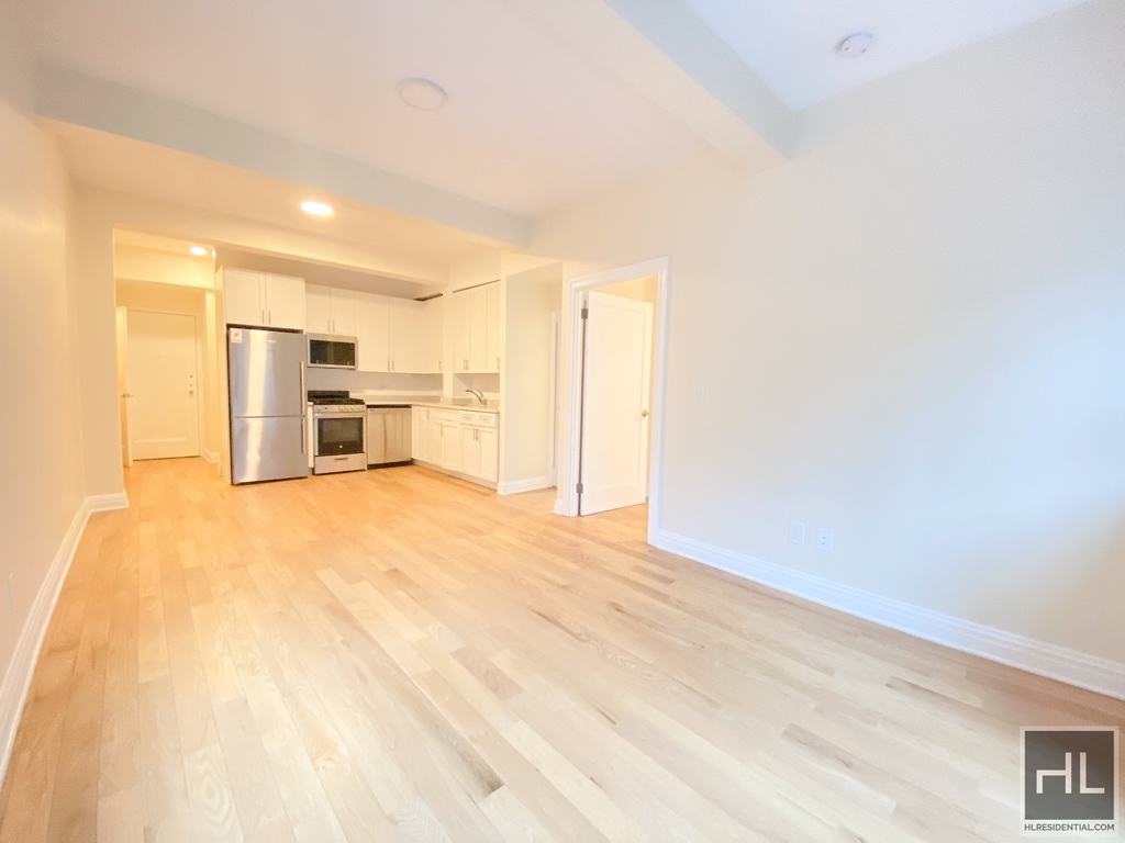 East 56 Street - Photo 5