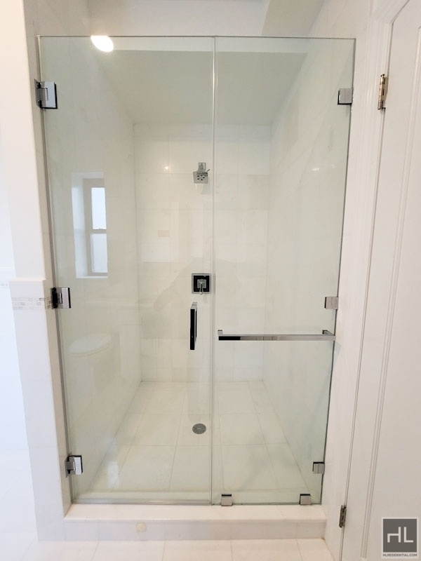 East 56 Street - Photo 8