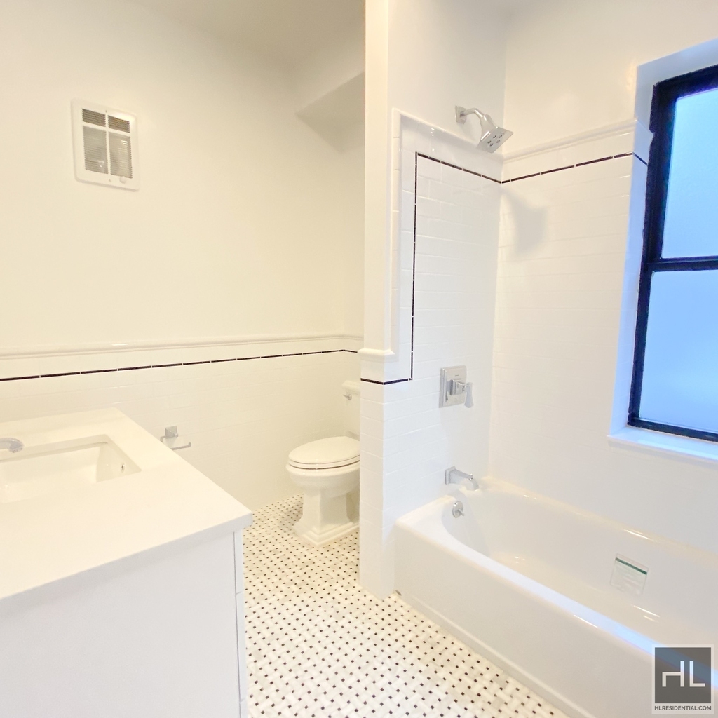 East 56 Street - Photo 10