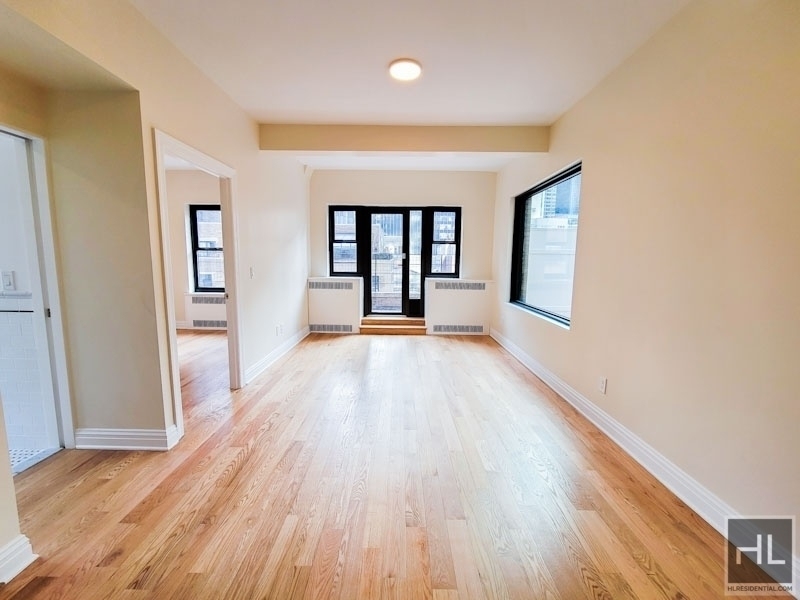 East 56 Street - Photo 3