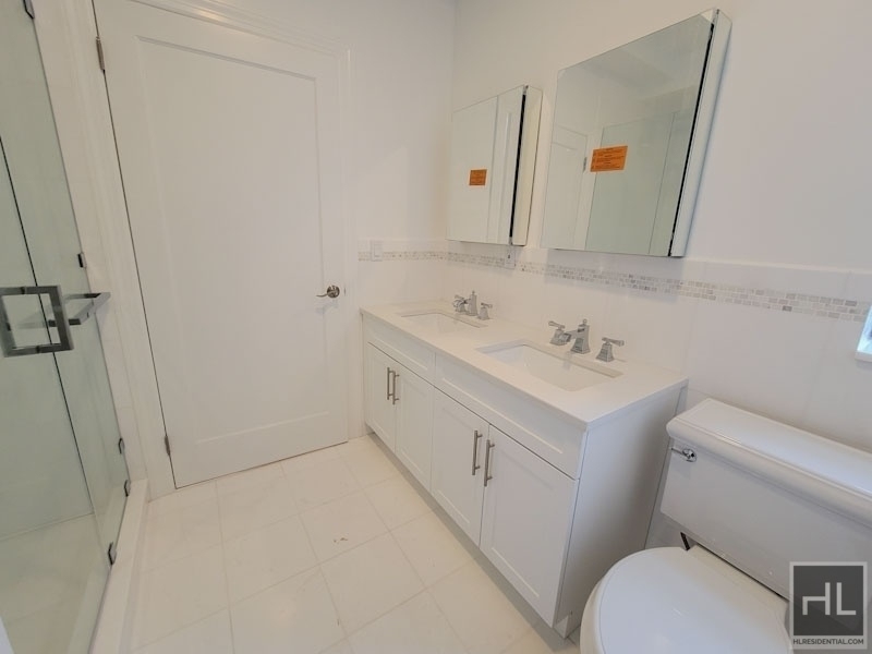 East 56 Street - Photo 9