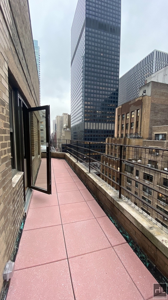 East 56 Street - Photo 12