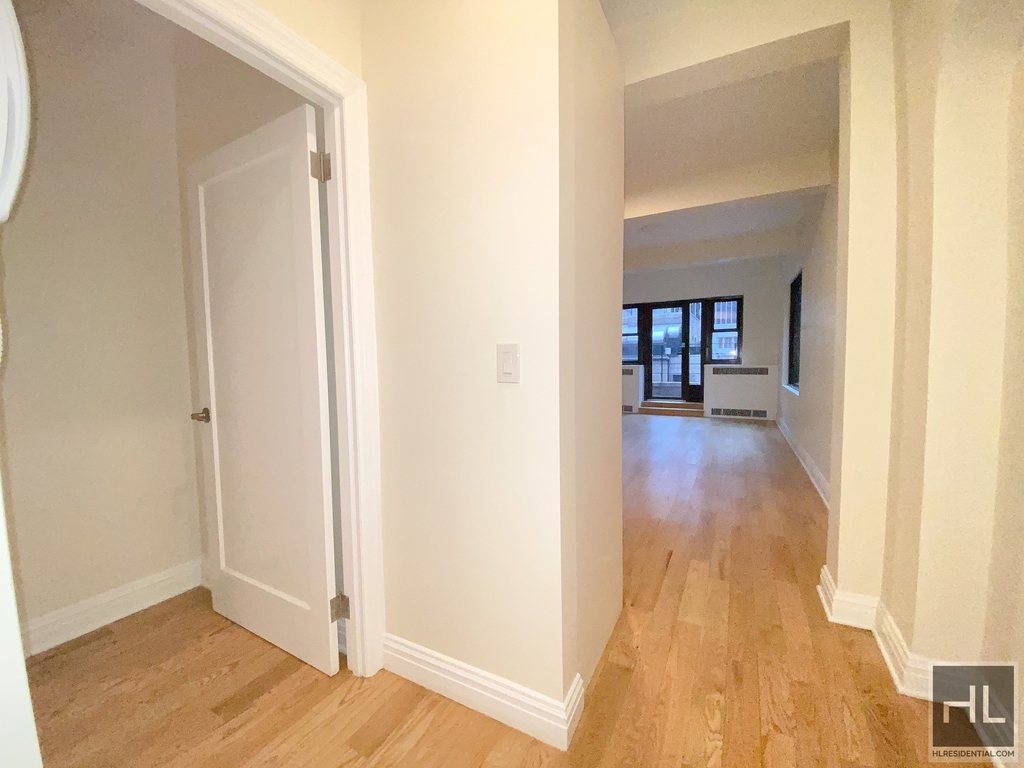 East 56 Street - Photo 7