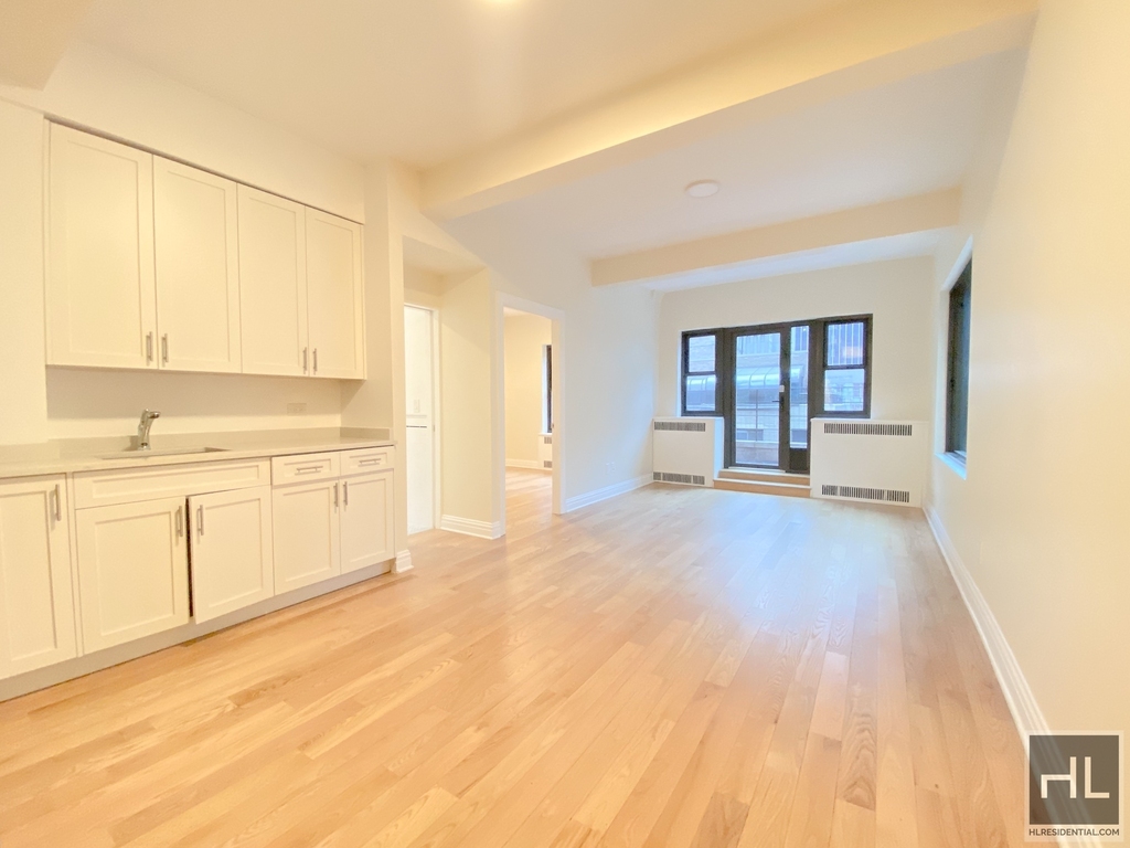 East 56 Street - Photo 6