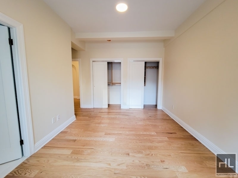 East 56 Street - Photo 4