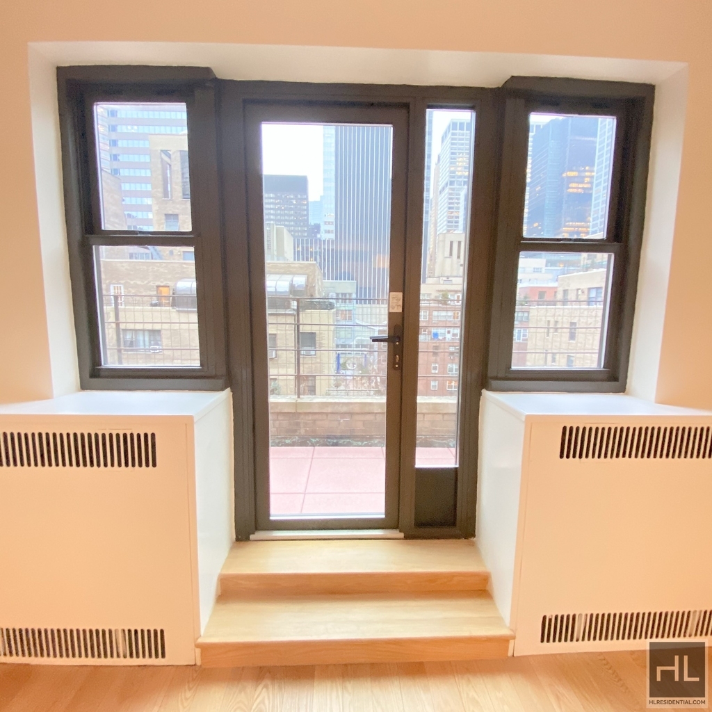 East 56 Street - Photo 13