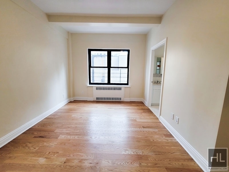 East 56 Street - Photo 17