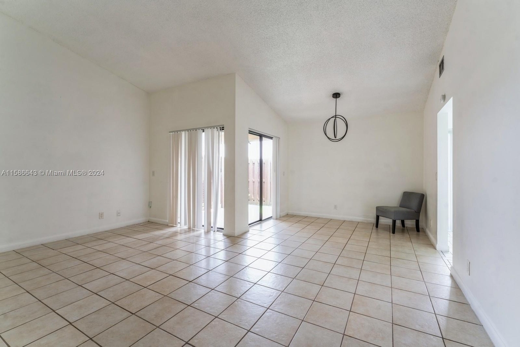 6288 Nw 170th Ter - Photo 5