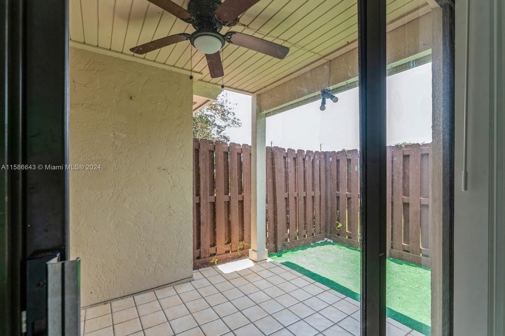 6288 Nw 170th Ter - Photo 10