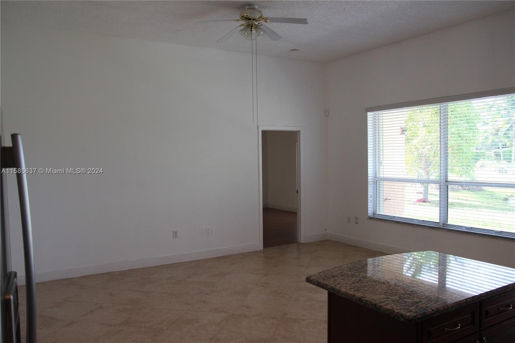 14202 Nw 20th St - Photo 3