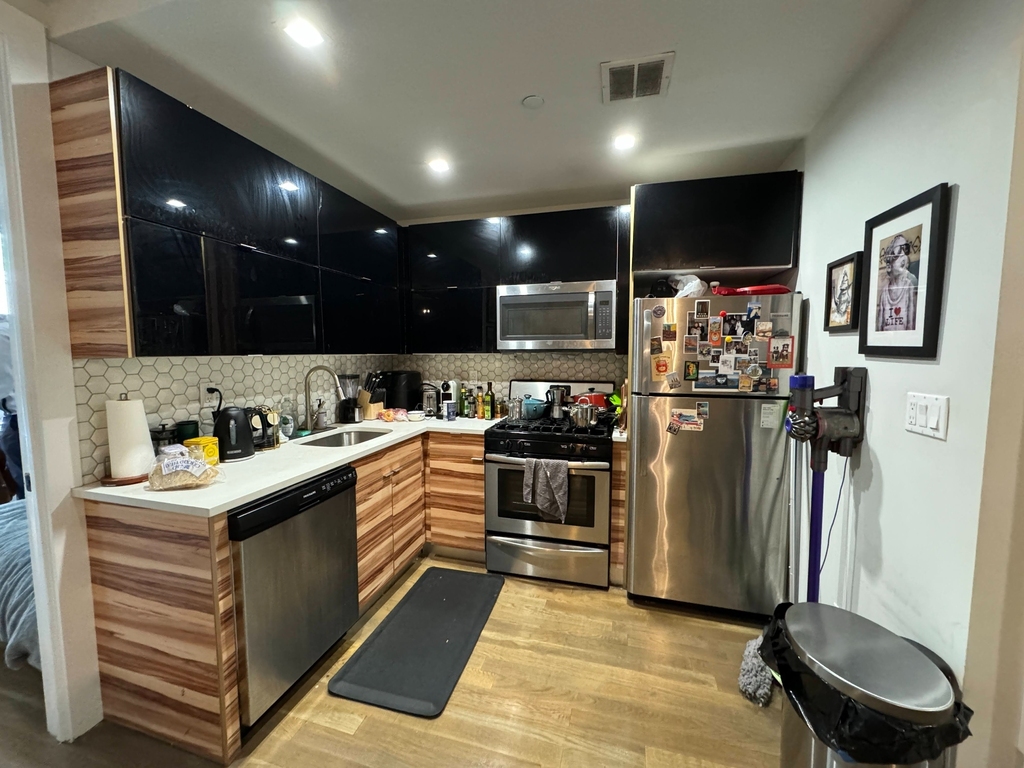 77 Berry Street - Photo 3