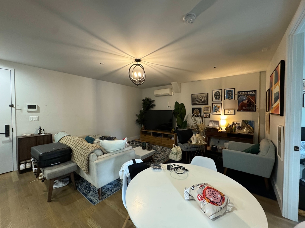 77 Berry Street - Photo 2