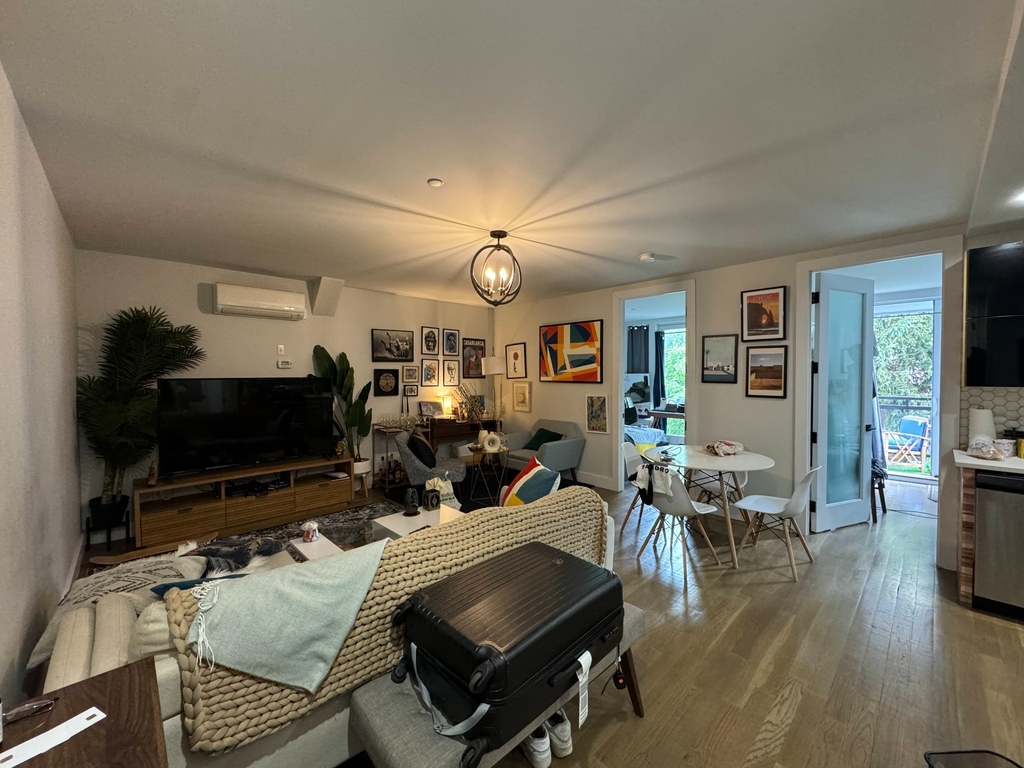 77 Berry Street - Photo 0