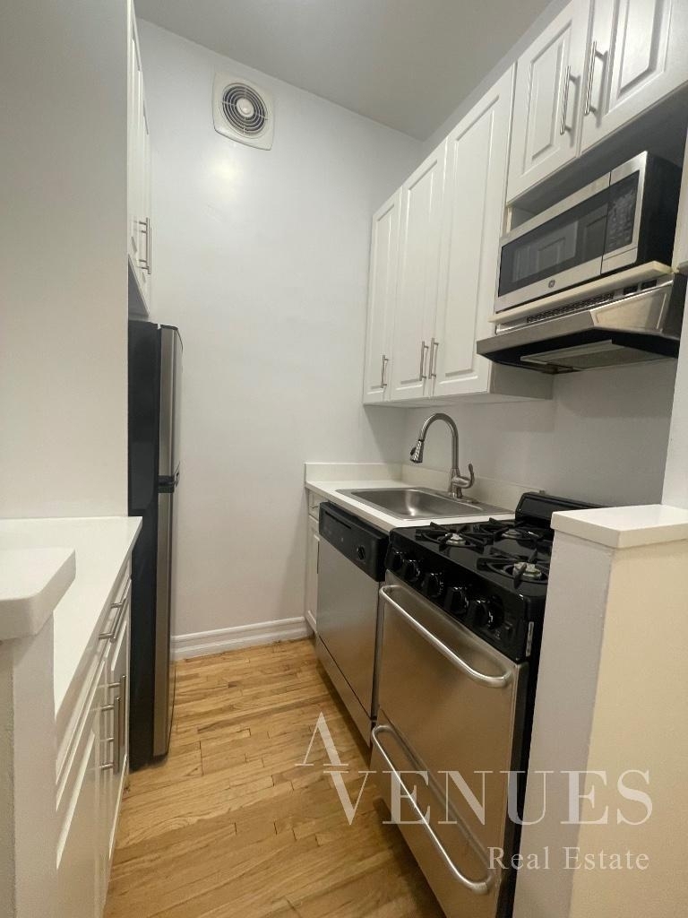 East 83rd Street - Photo 3