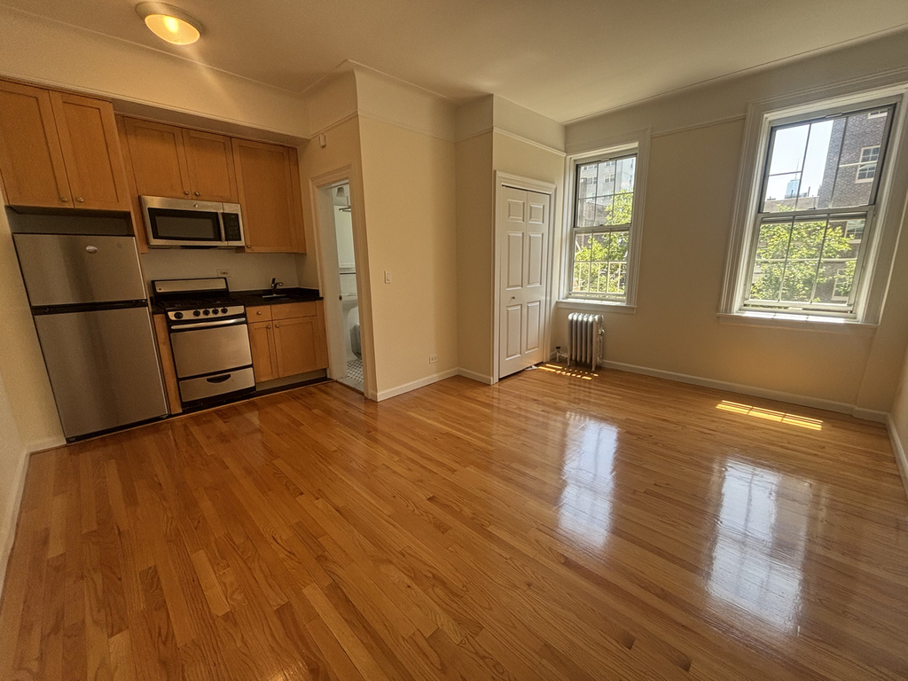 West 13th Street - Photo 3