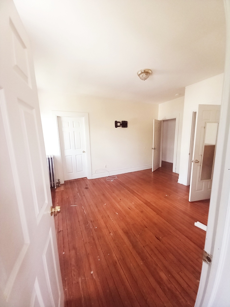 22 Clove Road - Photo 3