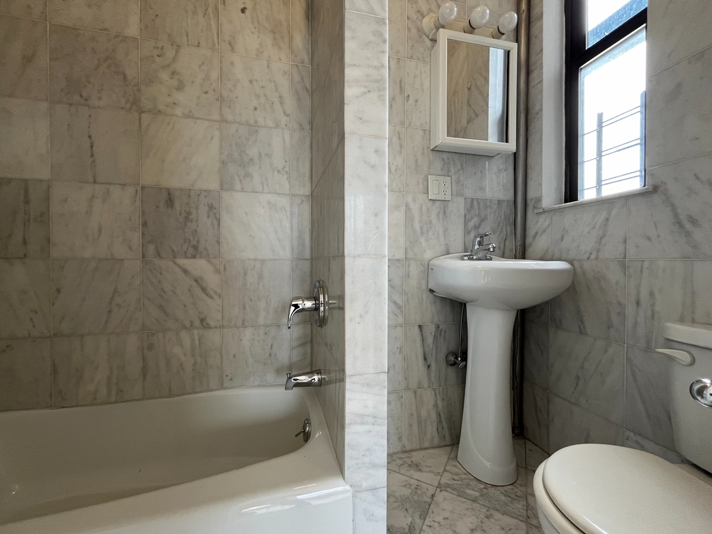 West 98th Street - Photo 11