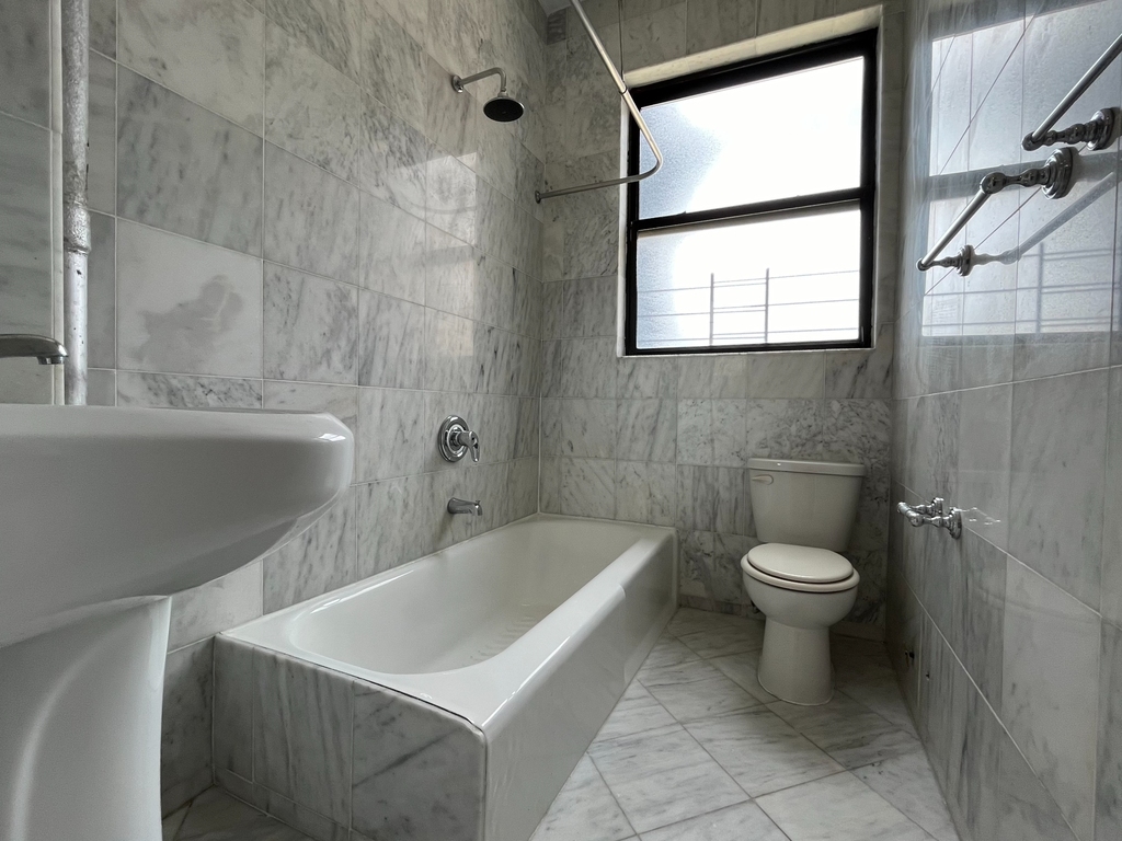 220 West 98th Street - Photo 4