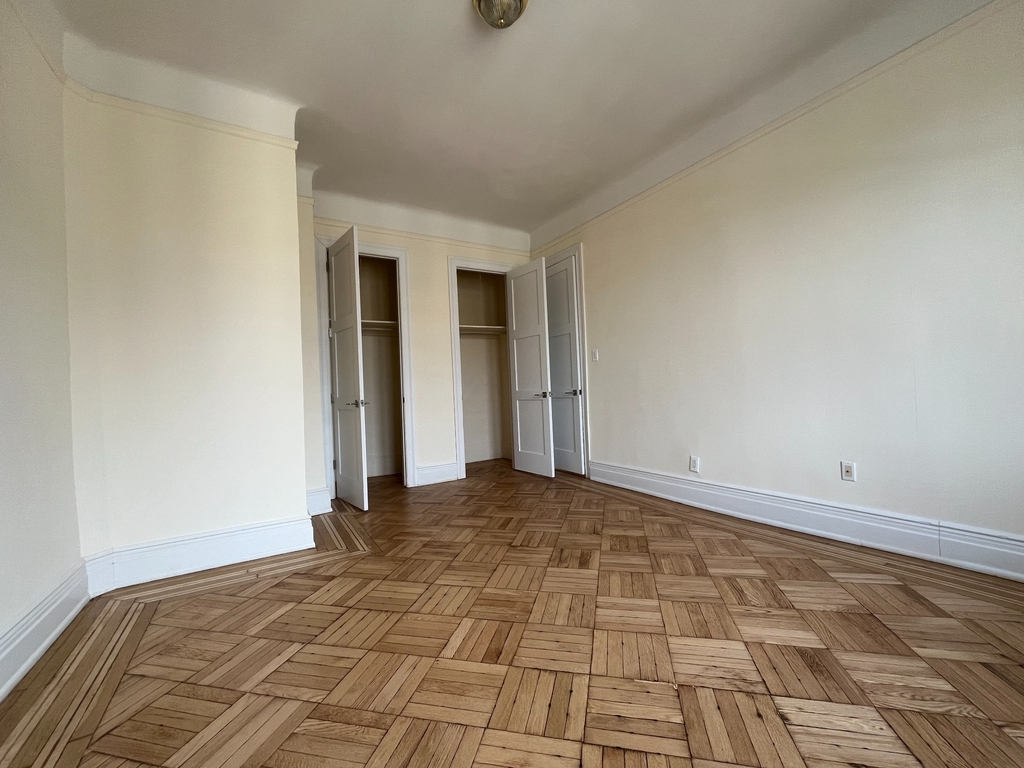 West 98th Street - Photo 6
