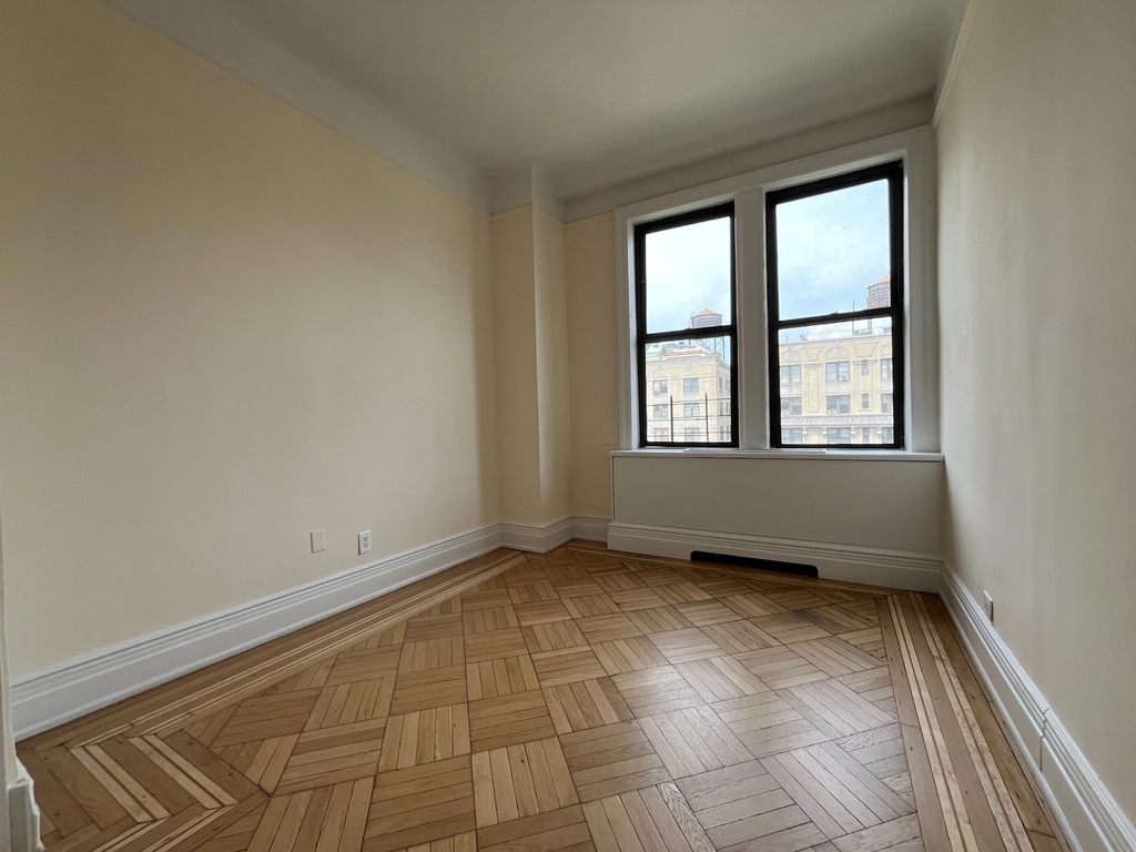 West 98th Street - Photo 7