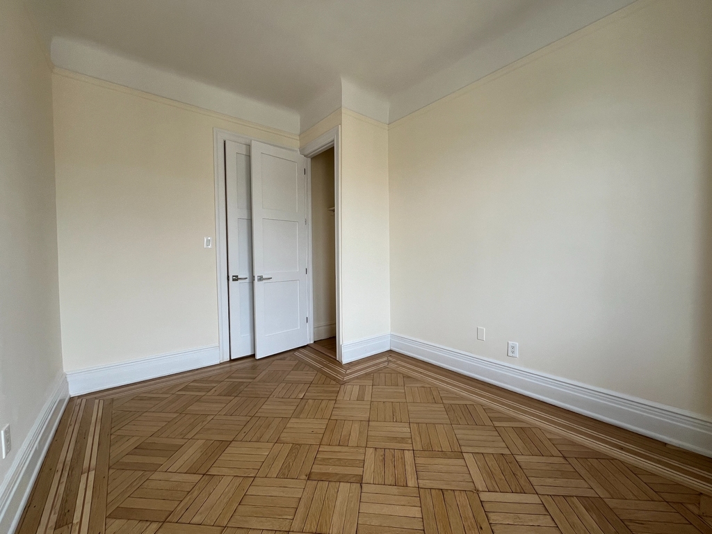 West 98th Street - Photo 8